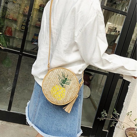 Tropical Pineapple Embroidered Round Straw Crossbody Bag - Picture 6 of 16